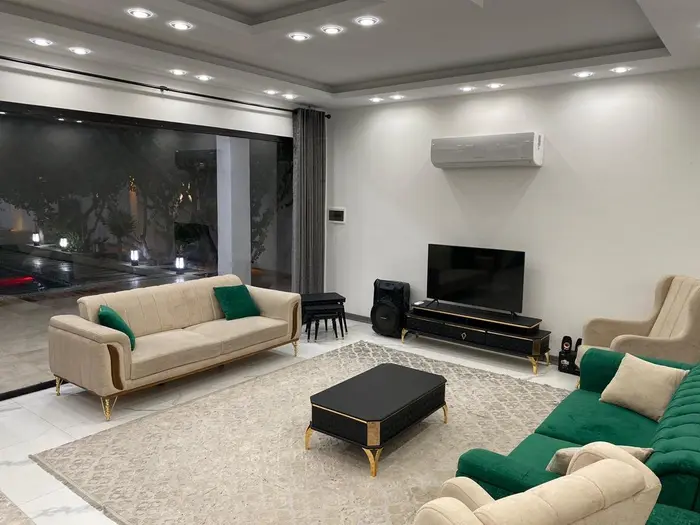 ویلا دوخوابه استخردار آبگرم باغ لاله