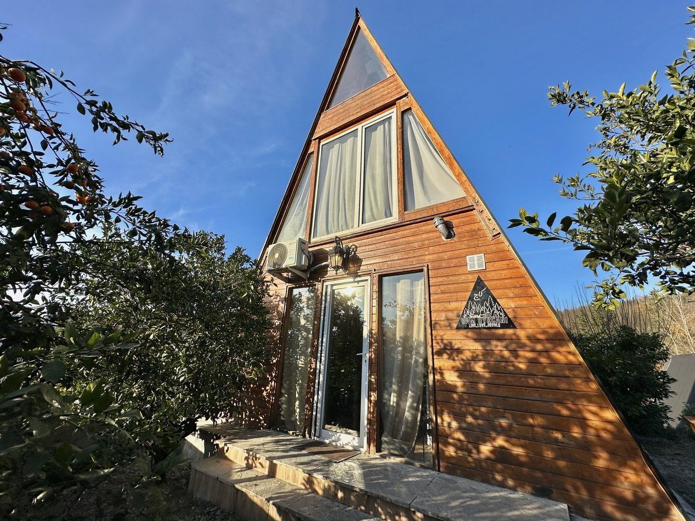 کلبه دنسه بام هیرکانی - واحد کاج