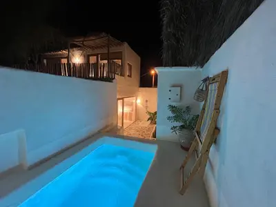 بومگردی سه خوابه استخردار کوبه