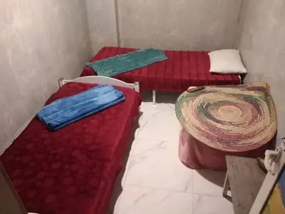 اقامتگاه سنتی دنج - واحد قصر سرخ