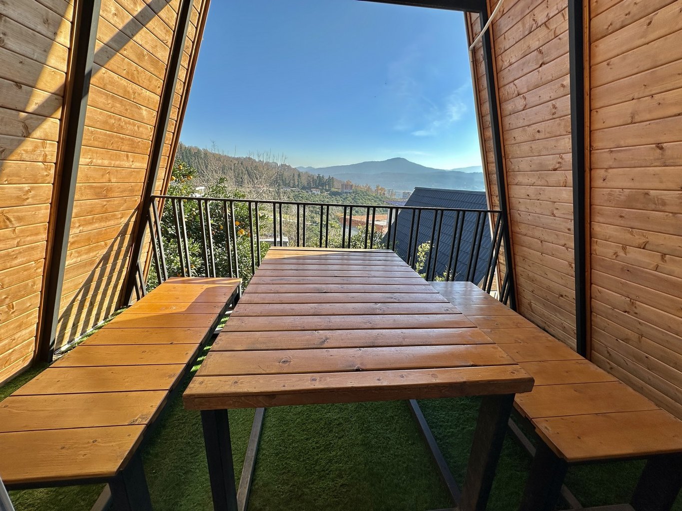 کلبه دنسه بام هیرکانی - واحد سرو