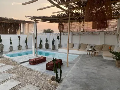 بومگردی خونمون - واحد ما