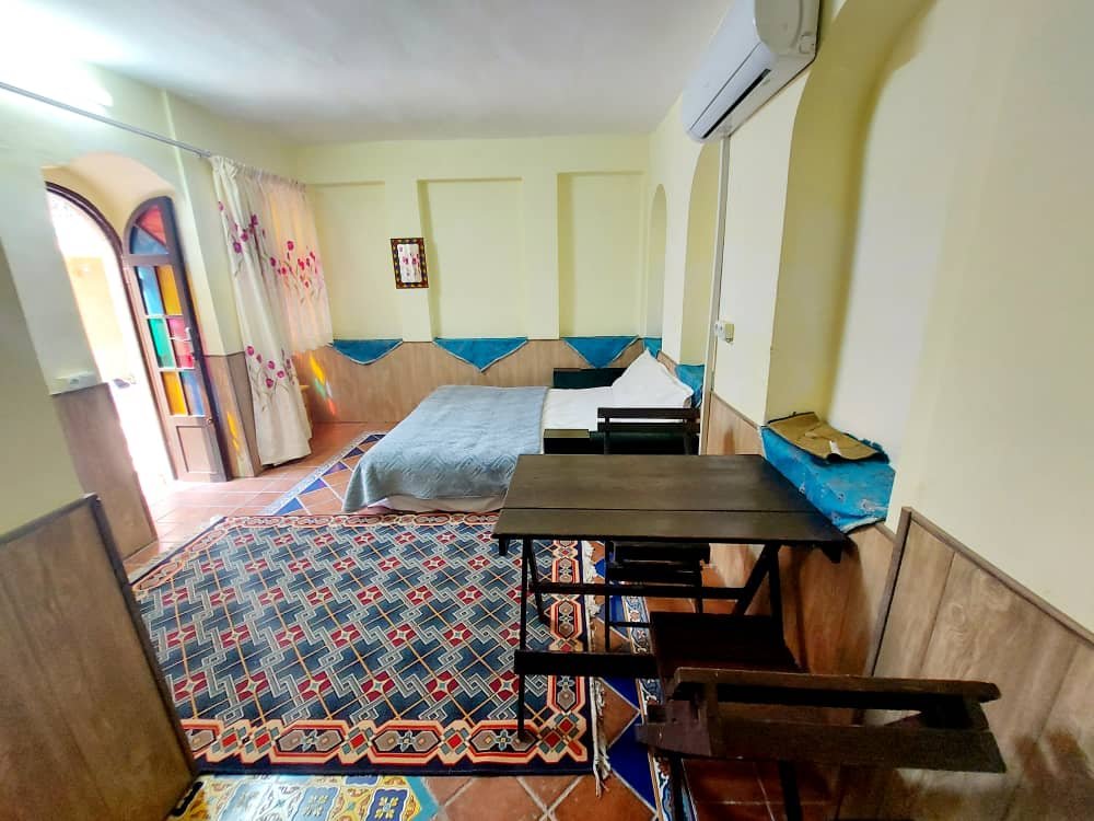 یادمان - واحد آذین