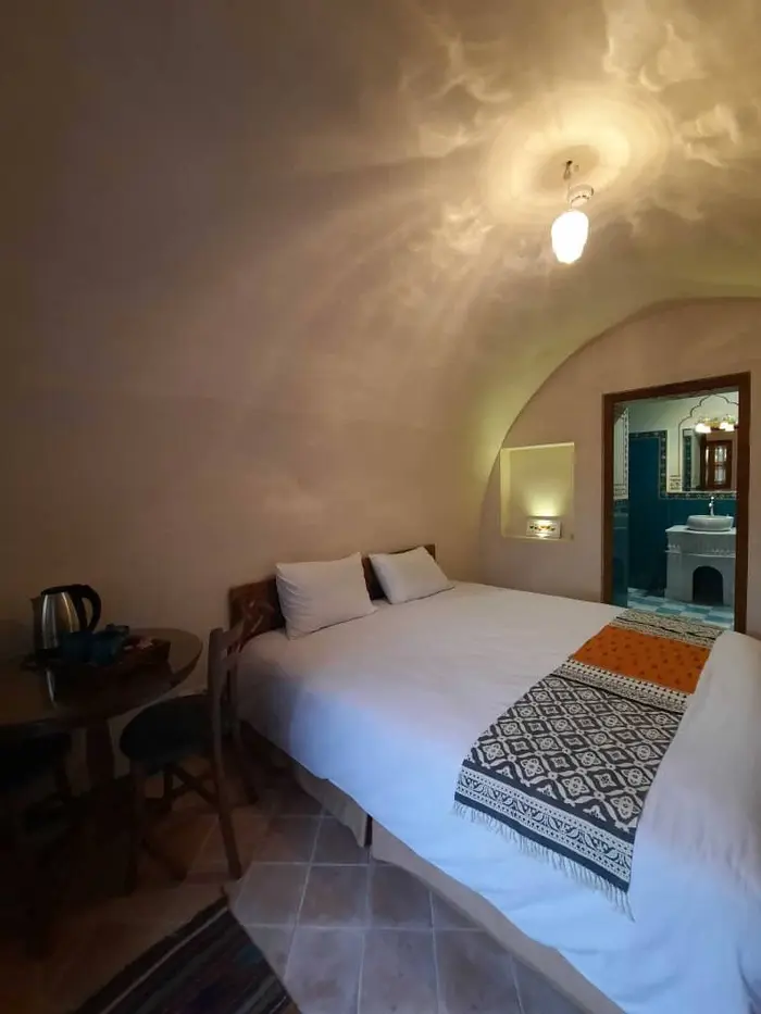 اقامتگاه سنتی اشکوب - واحد دوتخته دبل حیاط