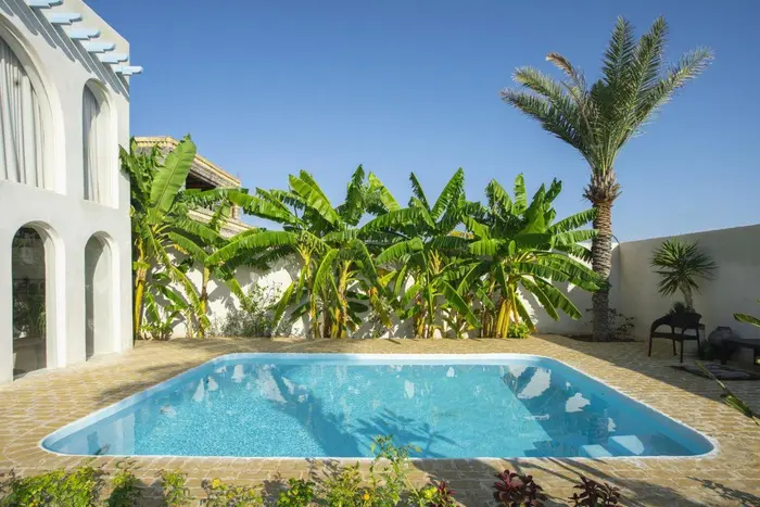 بوم گردی دوخوابه ساحلی استخردار لوار