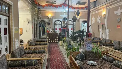 اقامتگاه سنتی باغ میرزا - واحد ۱۰۵