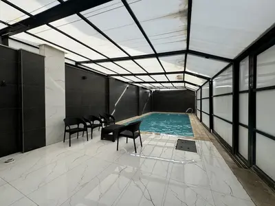 ویلا سه خوابه استخردار آبگرم عمارت قصردشت