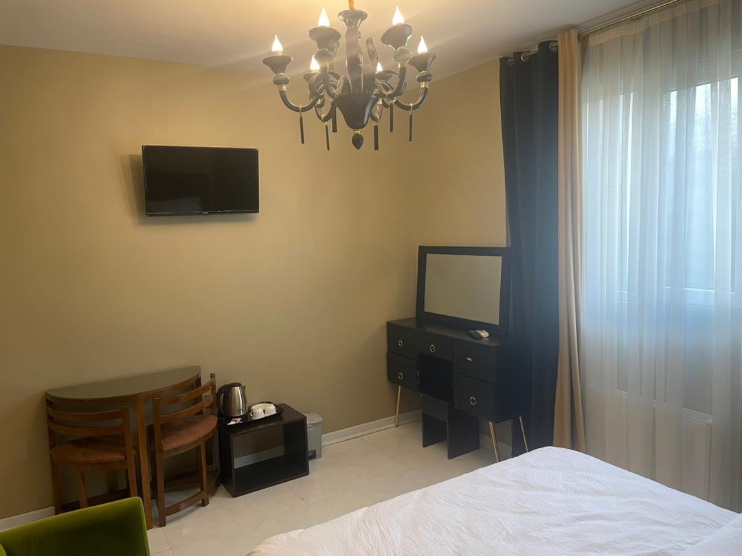 شیرون سیدخندان - واحد 4