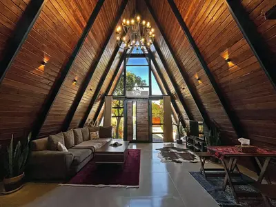 کلبه دوخوابه سوئیسی جکوزی دار نیاوش