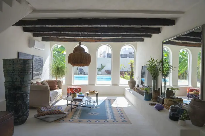 بوم گردی دوخوابه ساحلی استخردار لوار