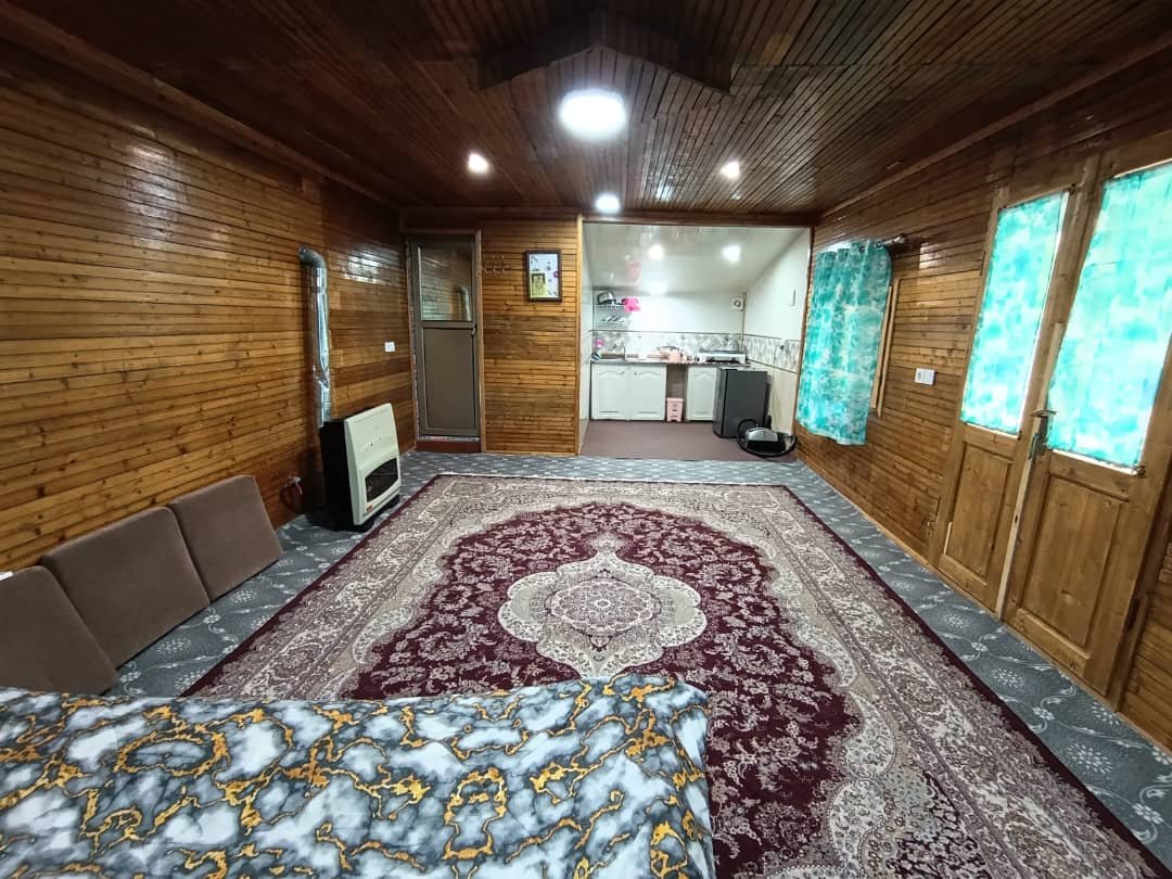 کلبه فلت جنگلی باغ گلابی