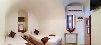 اقامتگاه سنتی سرای صباغیان - واحد ارغوان 204