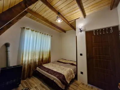 کلبه دوخوابه سوئیسی یعقوبی