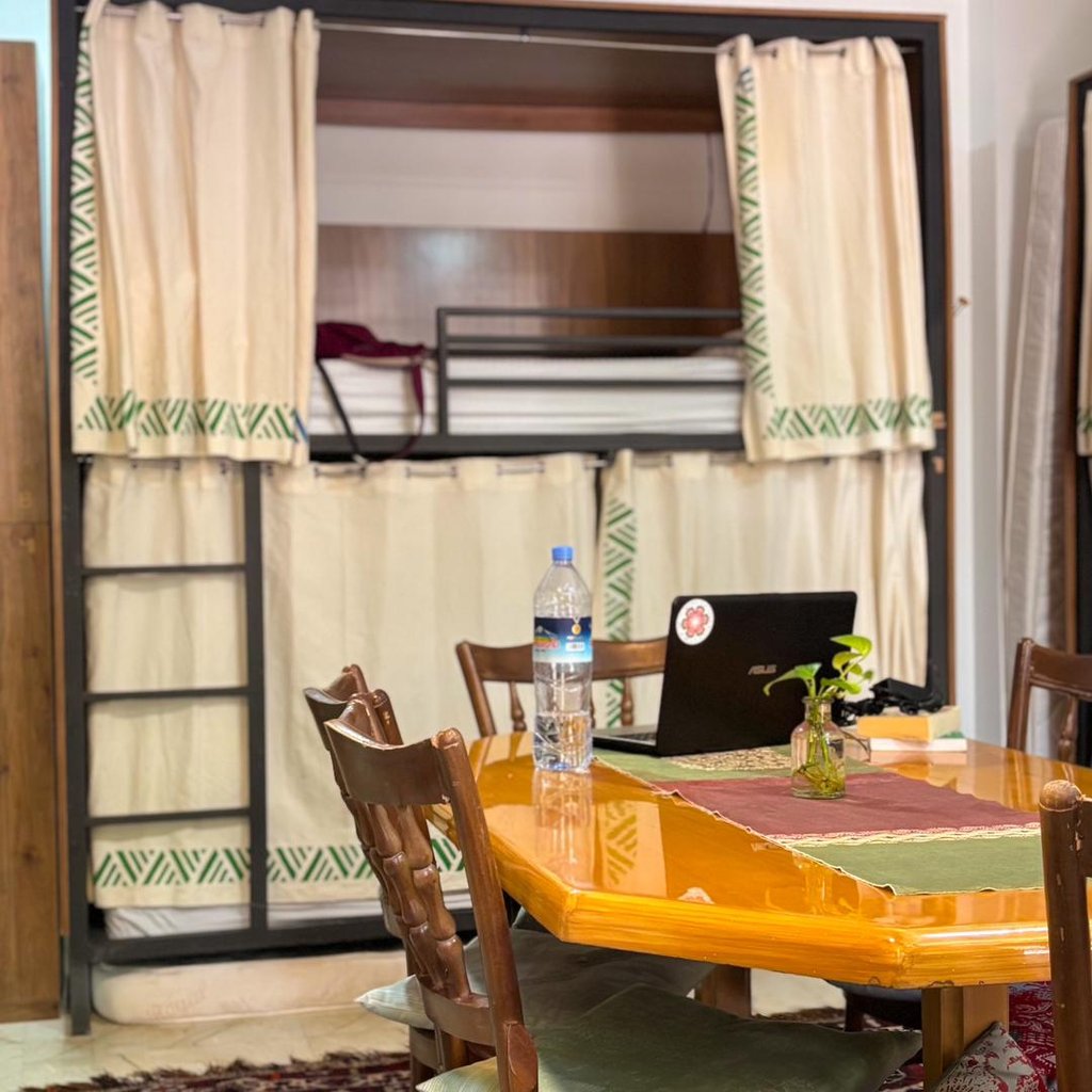 هاستل ماه بی بی - واحد خوابگاهی آقایان