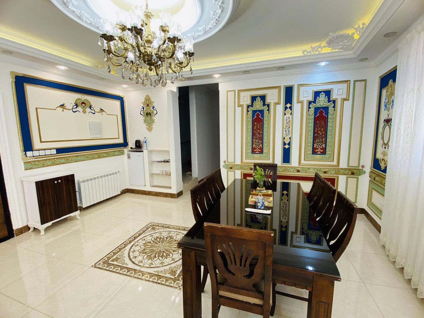 اُمرو - خانه شاهنشین