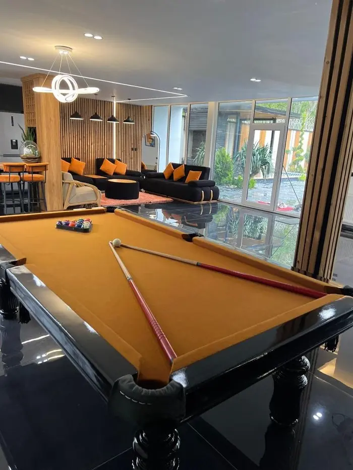 ویلا چهارخوابه استخردار آبگرم عمارت هرمس