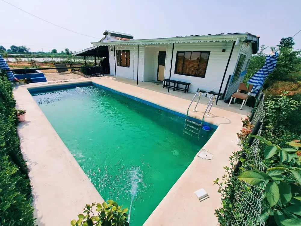 کلبه دوخوابه استخردار آبگرم مزرعه