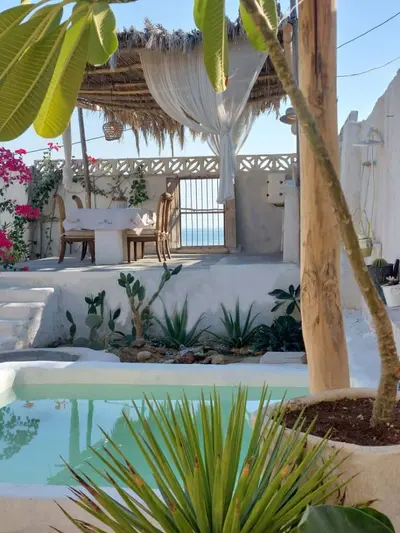 بومگردی سه خوابه ساحلی کوچکو