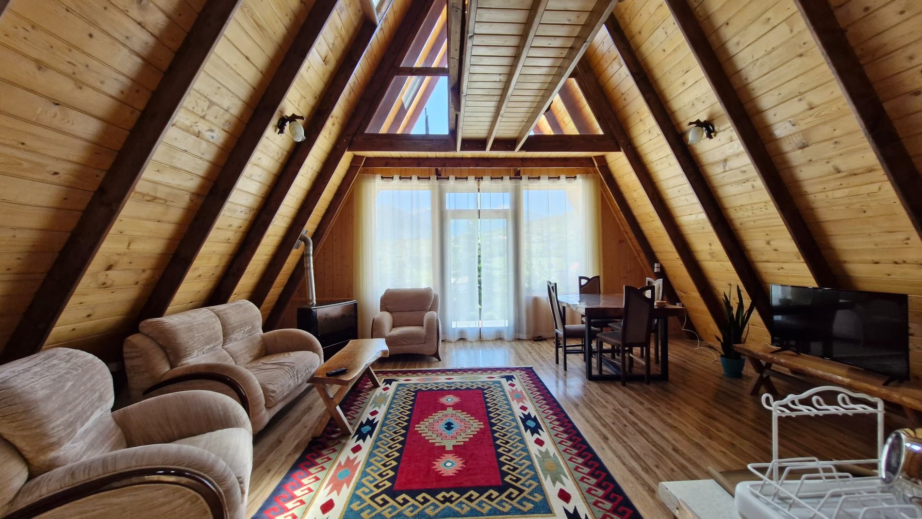 دوخوابه سوئیسی یعقوبی