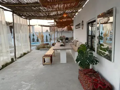 بومگردی خونمون - واحد ما