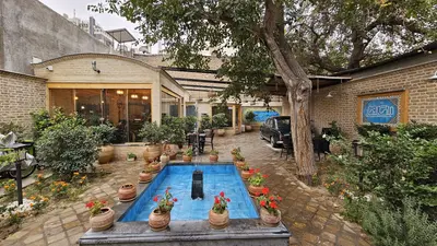 اقامتگاه سنتی ملک التجار - واحد شاه نشین