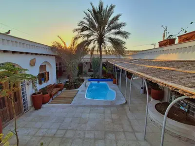 بومگردی چهارخوابه استخردار آبگرم سلونی