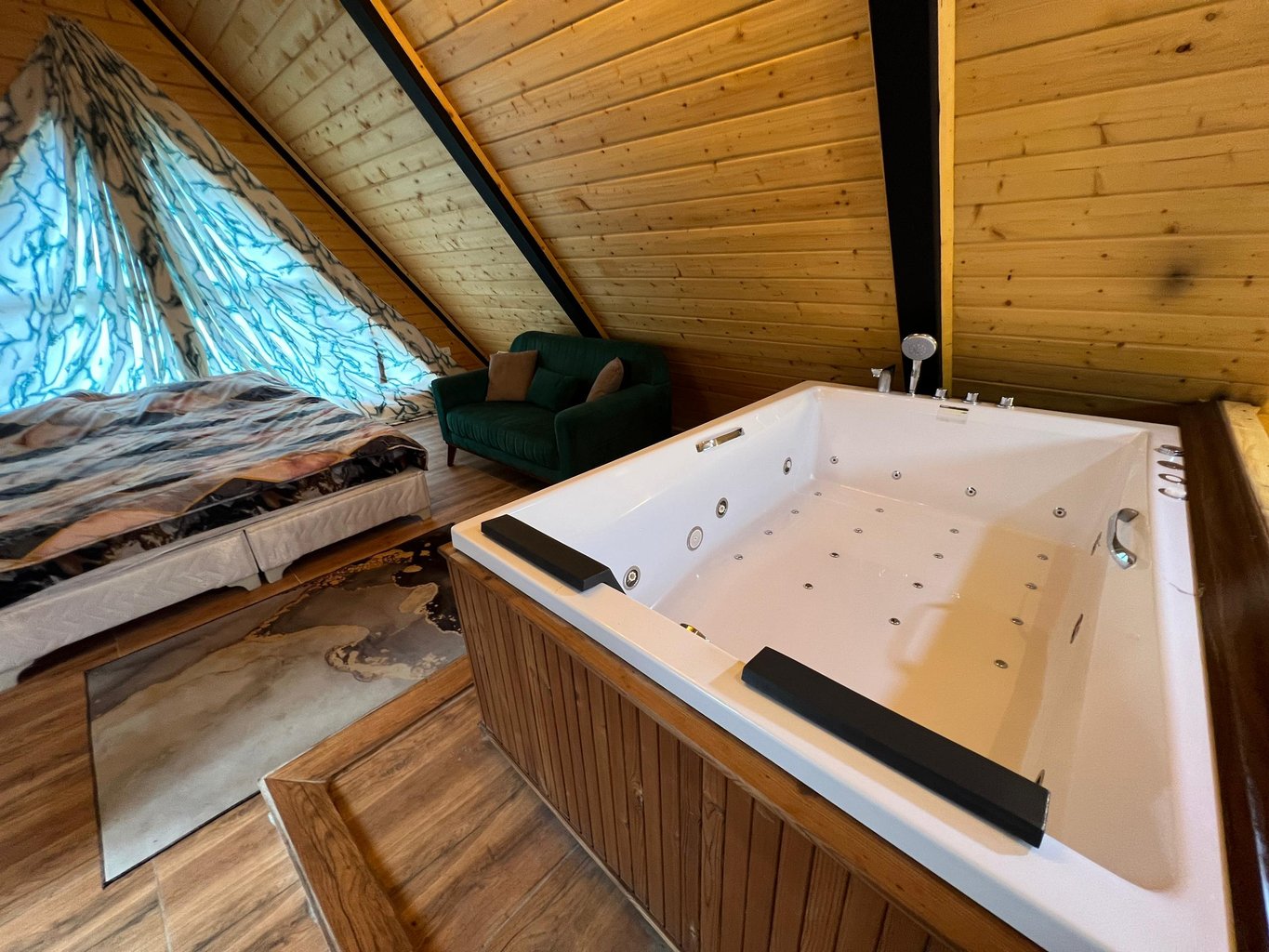 یک خوابه توکا و شوکا