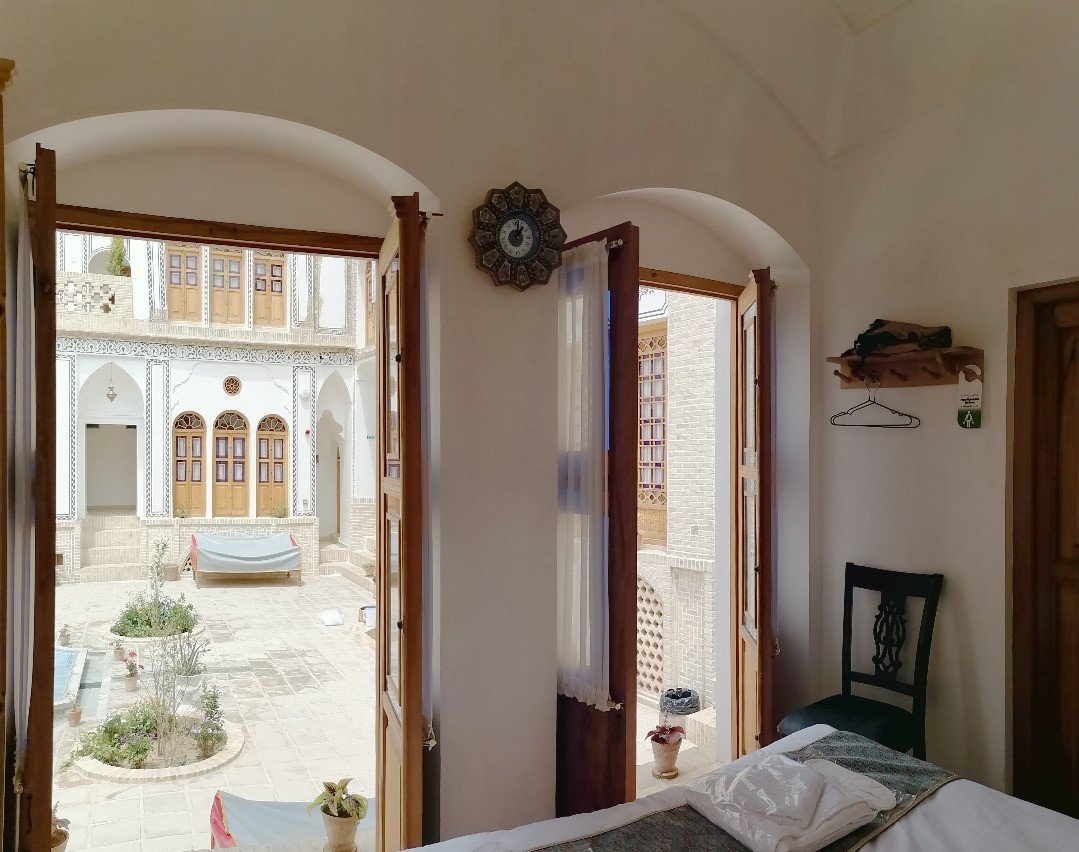 اقامتگاه سنتی سرای صباغیان - واحد شمسه