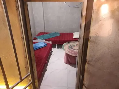 اقامتگاه سنتی دنج - واحد قصر سرخ