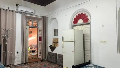 اقامتگاه سنتی باغ میرزا - واحد 101