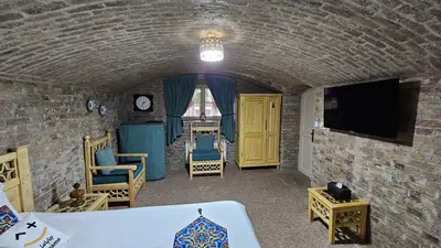 اقامتگاه سنتی ملک التجار - واحد آجری