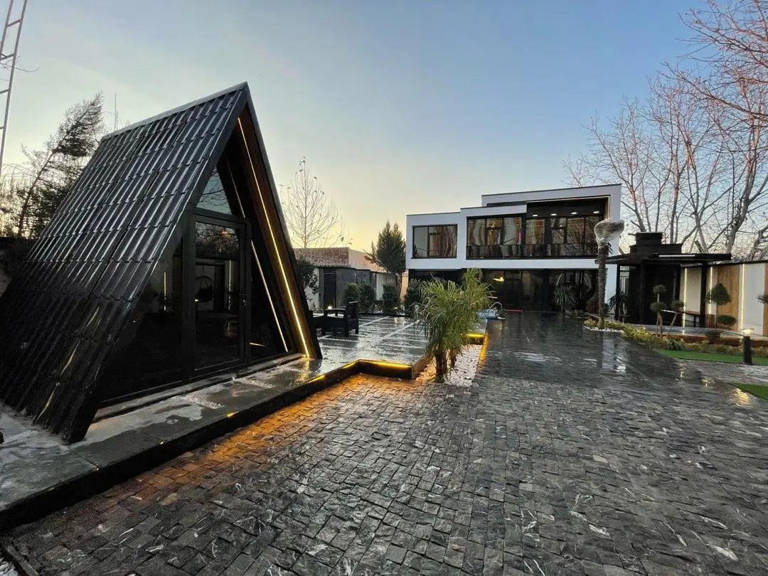 ویلا چهارخوابه استخردار آبگرم عمارت هرمس