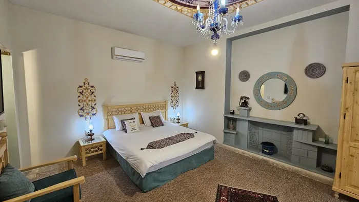 اقامتگاه سنتی ملک التجار - واحد شاه نشین