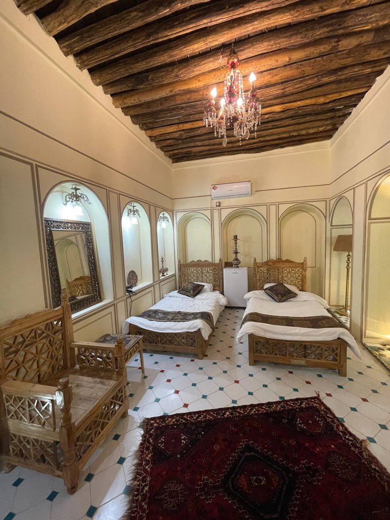 اقامتگاه سنتی بوتیک  هتل جهانشاهی - واحد همایونی