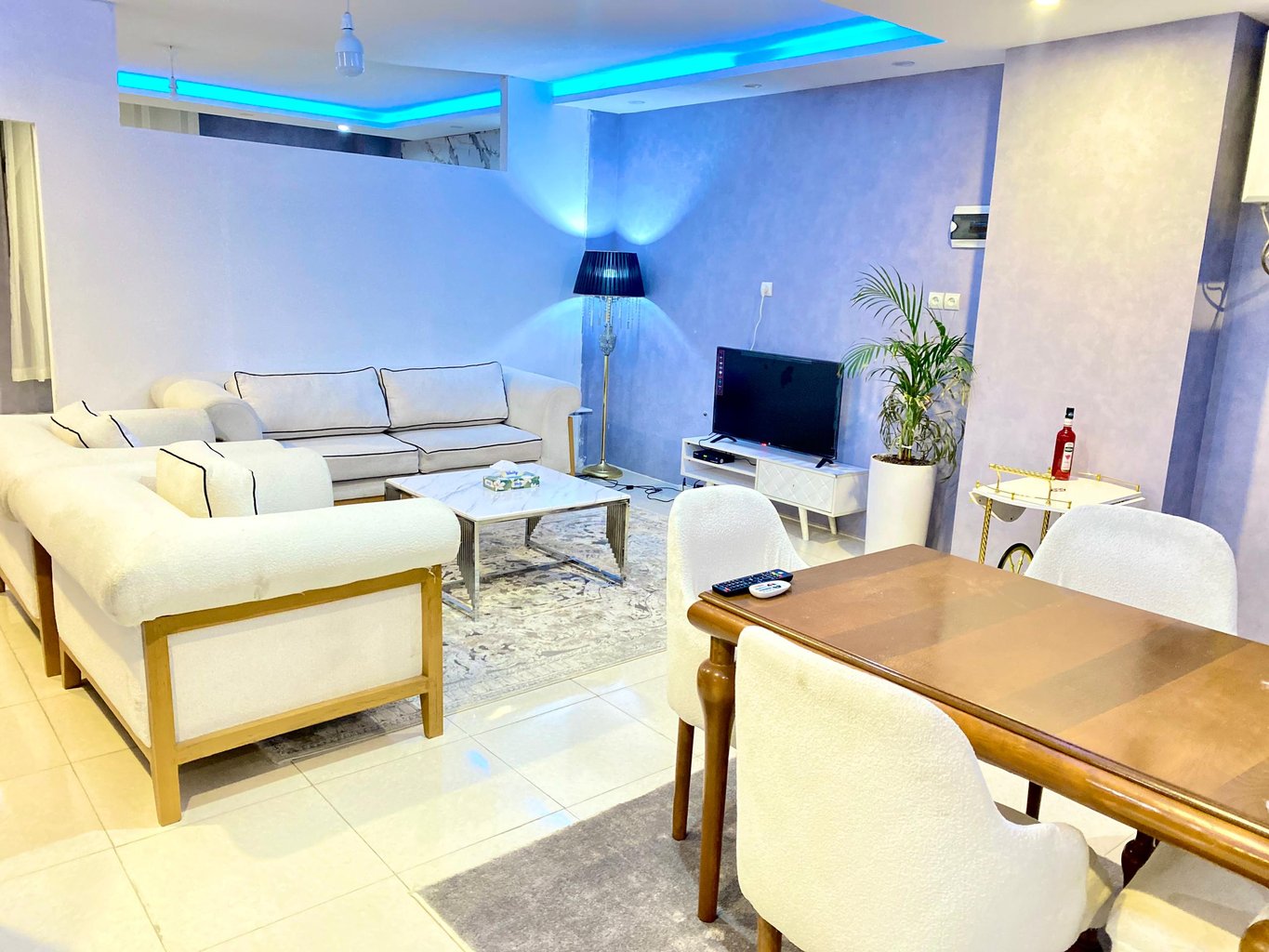 یک خوابه سادات نژاد