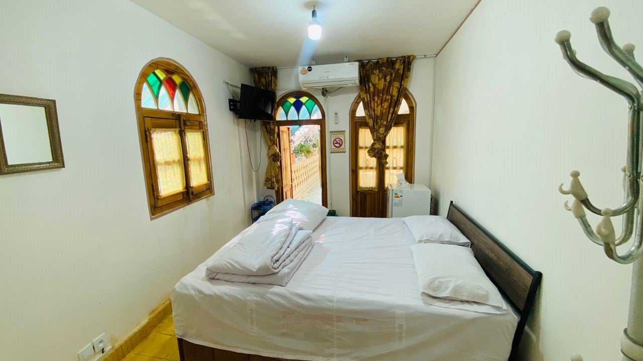 اقامتگاه سنتی صالحی - واحد چهارتخته بالا 1