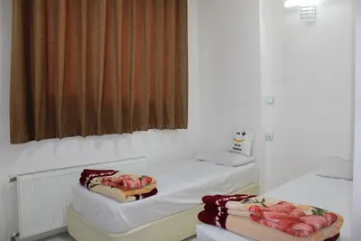 آپارتمان حمید - واحد 405