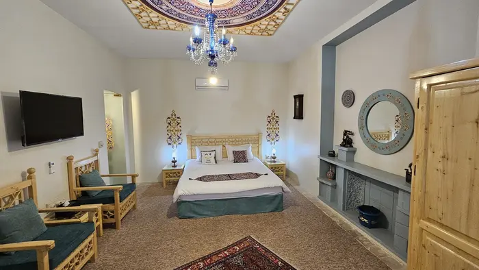 اقامتگاه سنتی ملک التجار - واحد شاه نشین