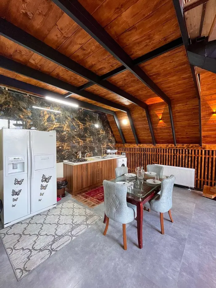 کلبه دوخوابه چوبی جکوزی دار آرنا