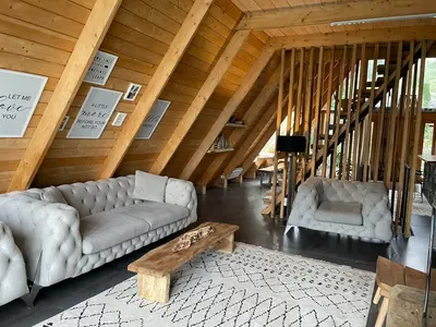 ویلا دوخوابه استخردار آبگرم چوبی دست ساز