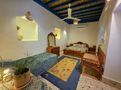 بومگردی چهارخوابه استخردار آبگرم سلونی