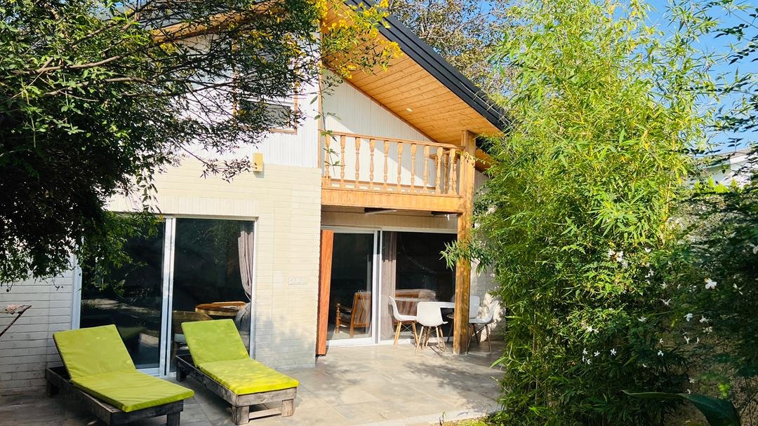 چهارخوابه استخردار آبگرم سفید