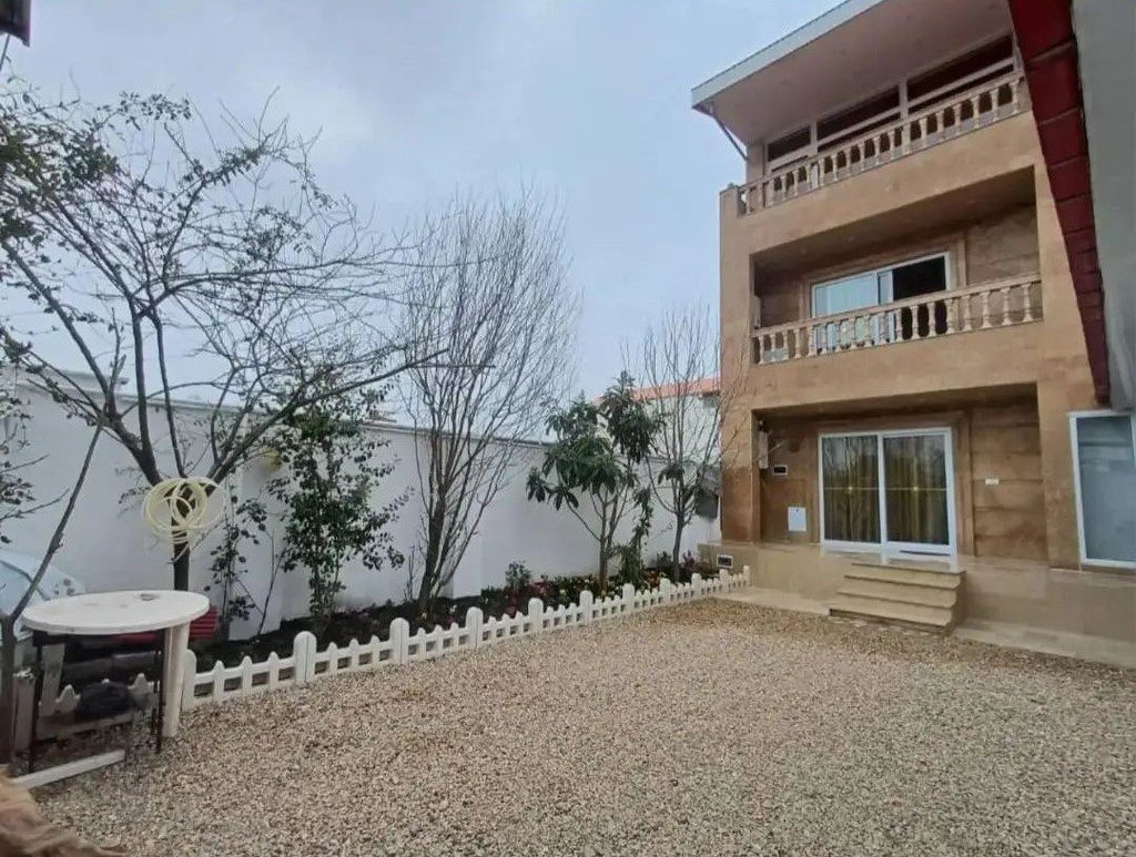 سه خوابه تریپلکس استخردار آبگرم بیجاربین