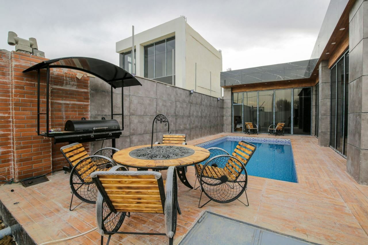 دوخوابه استخردار آبگرم جوان