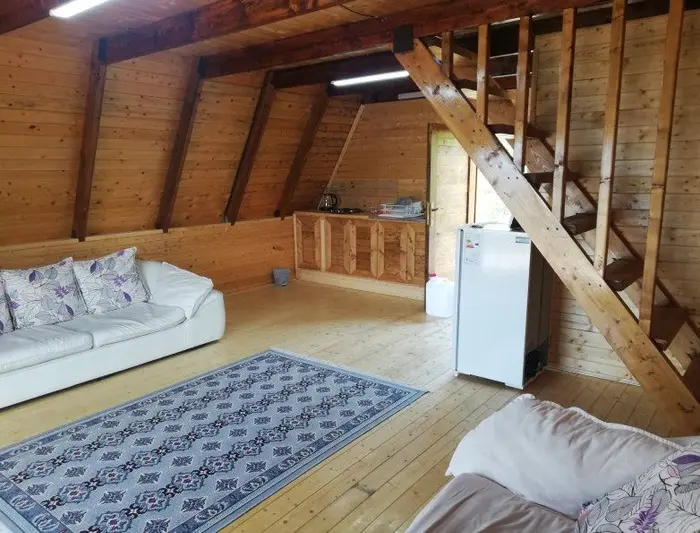 کلبه یک خوابه جنگلی سوئیسی بام بهشت۱