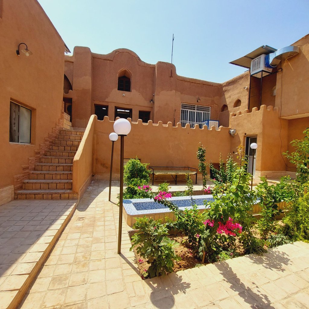 شمس العماره - واحد صدیقه بیگم