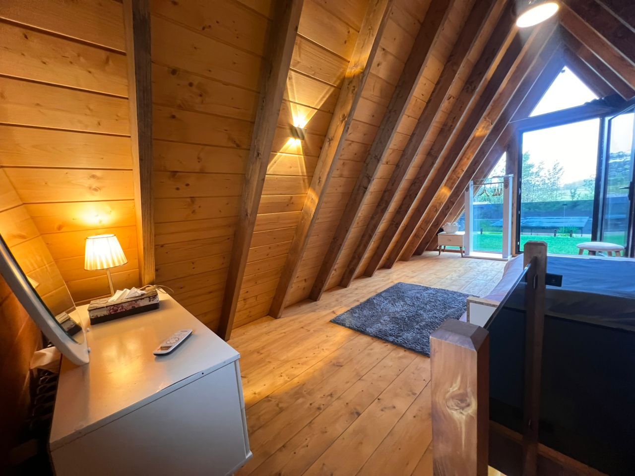 یک خوابه سوئیسی استخردار آبگرم سپیدا