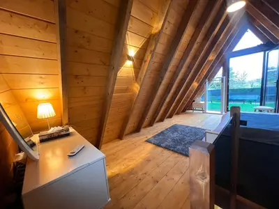 کلبه یک خوابه سوئیسی استخردار آبگرم سپیدا