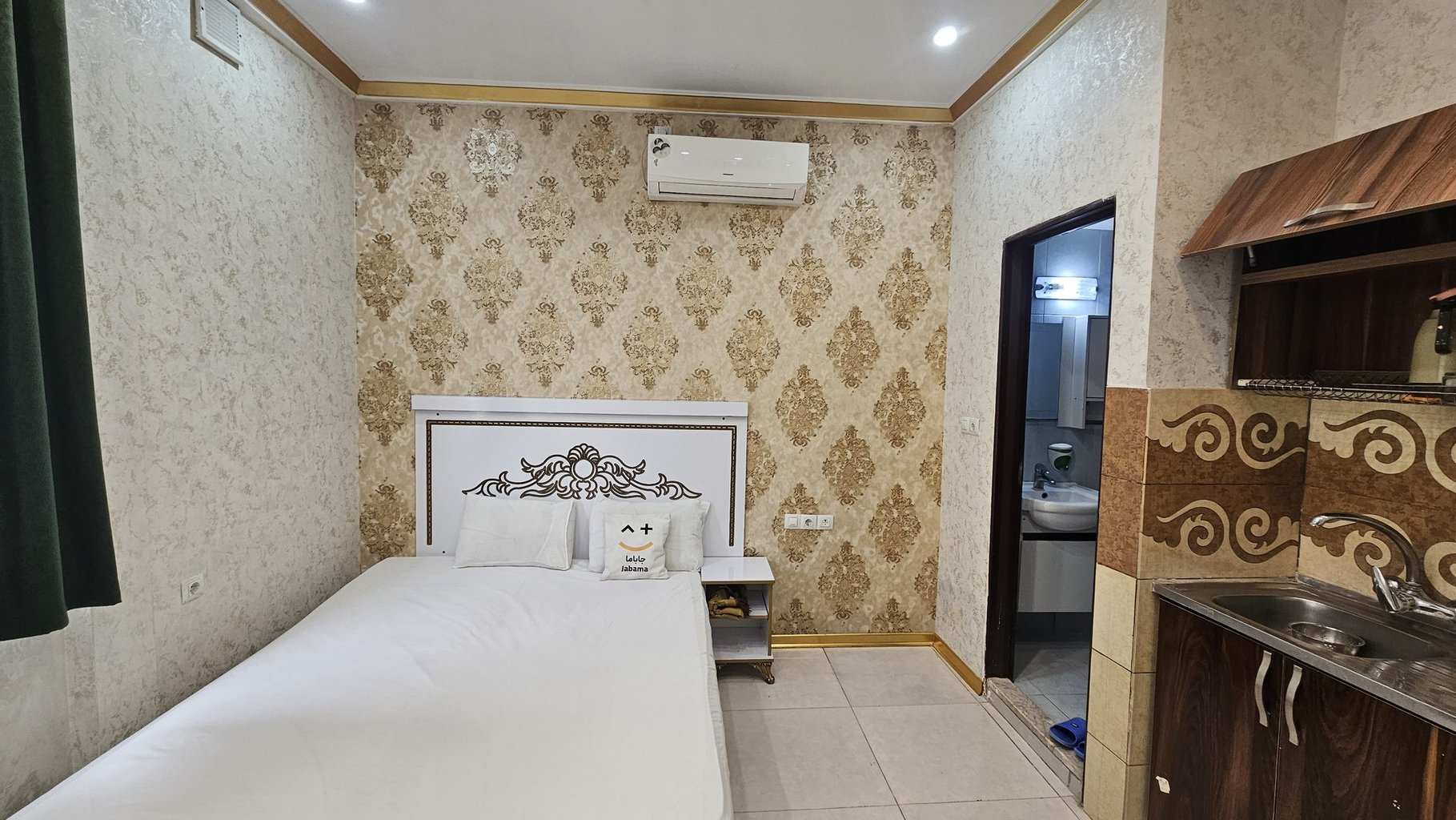 مسافرخانه سارینا - واحد ۳۰۴