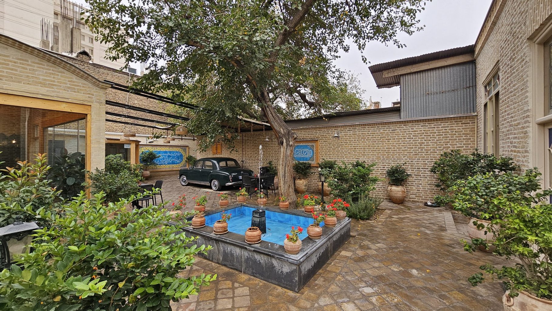 ملک التجار - واحد آجری